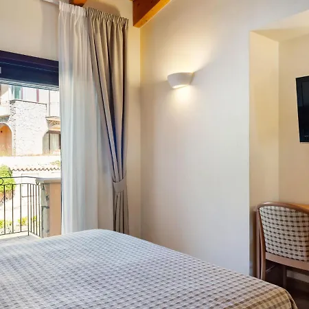 Sun-kissed Holiday In With Terrace Сasa de vacaciones *